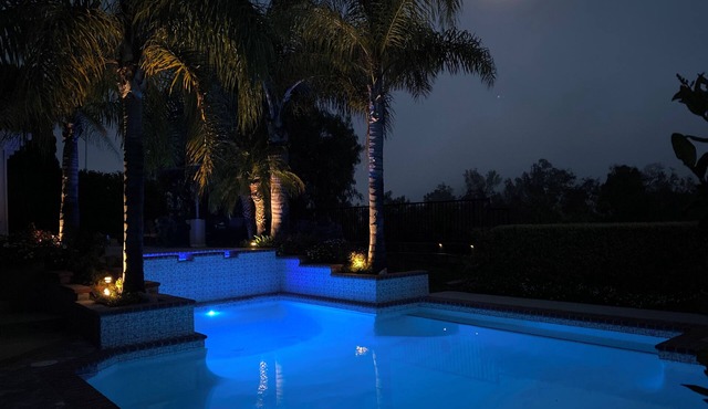 Thousand Oaks Pool Paradise—Private Home, Pool, & Free Heated Hot Tub!