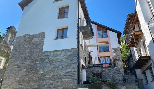 Thousand Stones House