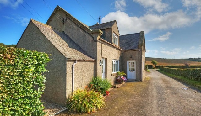 THREE ACRE COTTAGE - peaceful, rural location with impressive views