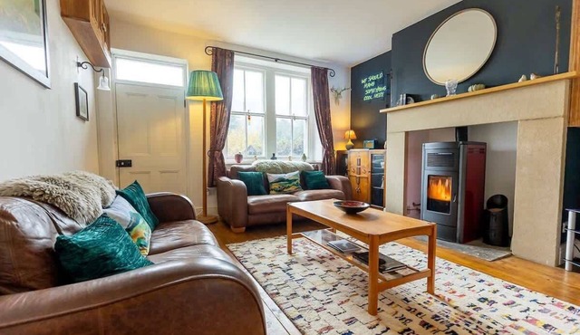 Three Bed Cottage in the heart of the Peaks