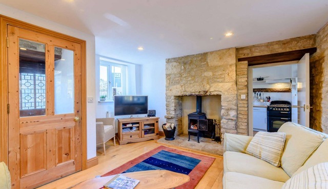 Three Bed Family Friendly Cotswold Holiday Cottage in Stow-on-the-Wold - Steps Cottage