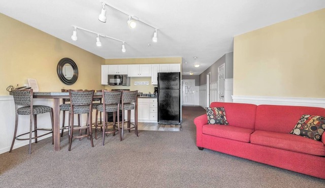 Three Bedroom 2 Bathroom Hotel Suite