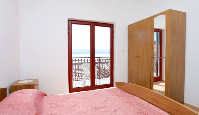 Three bedroom apartment with balcony and sea view Lokva Rogoznica, Omiš (A-10358-a)