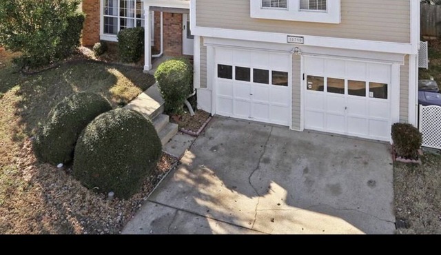 Three Bedroom Alpharetta House