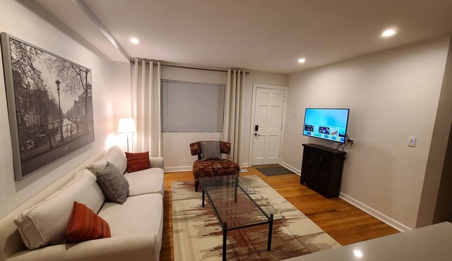 Three bedroom apartment in very convenient location!