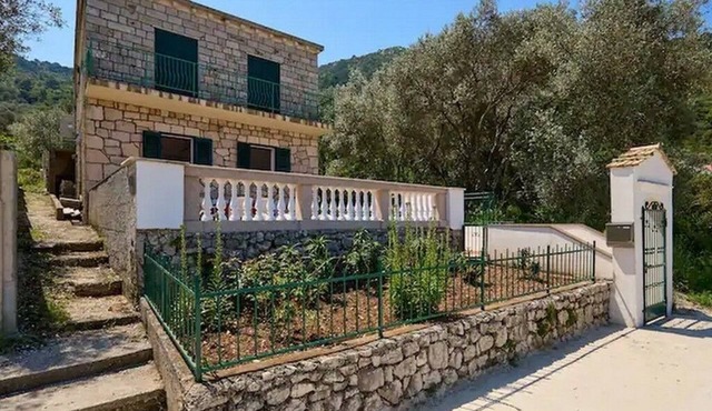 Three bedroom apartment near beach Prožurska Luka, Mljet (A-22338-a)