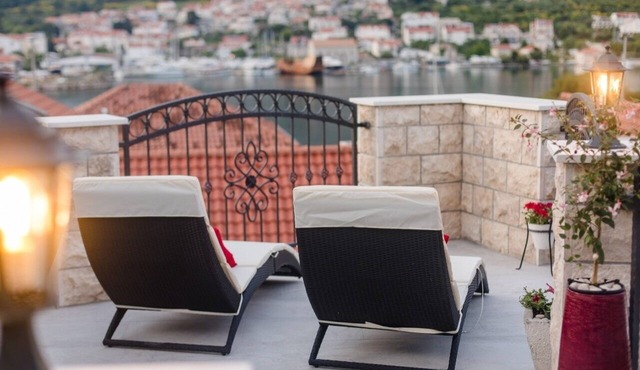 Three bedroom apartment near beach Sustjepan, Dubrovnik (A-17308-a)