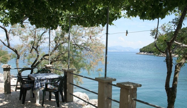 Three bedroom apartment near beach Cove Velika Prapratna, Pelješac (A-4514-a)