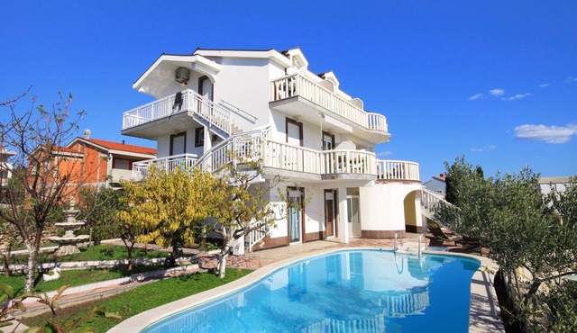 Three bedroom apartment near beach Zečevo Rtić, Rogoznica (A-8366-a)