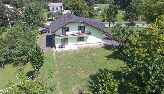 Three bedroom apartment with balcony Irinovac, Plitvice (A-17376-b)