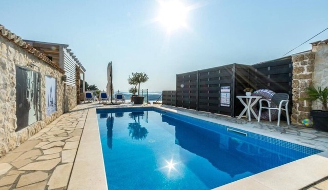 Three bedroom apartment with terrace and sea view Šibenik (A-22457-a)