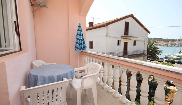Three bedroom apartment with terrace and sea view Kukljica, Ugljan (A-8318-a)