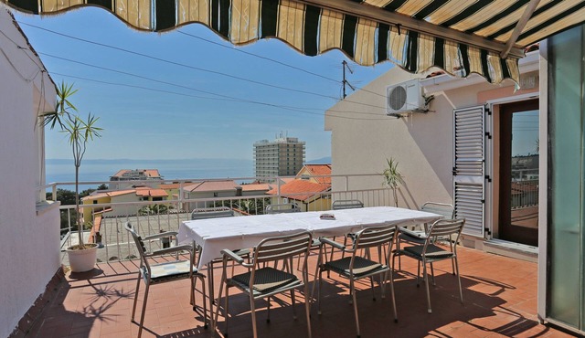 Three bedroom apartment with terrace and sea view Makarska (A-9506-a)