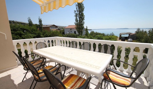 Three bedroom apartment near beach Vlašići, Pag (A-6523-a)