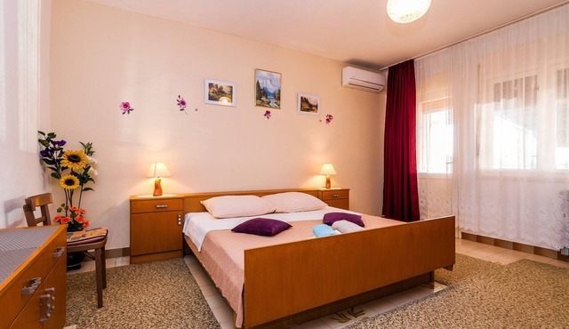 Three bedroom apartment with balcony Privlaka, Zadar (A-5747-b)