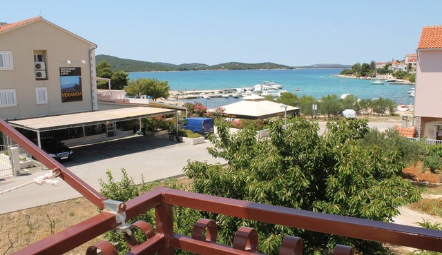 Three bedroom apartment with terrace and sea view Žaborić, Šibenik (A-2190-a)