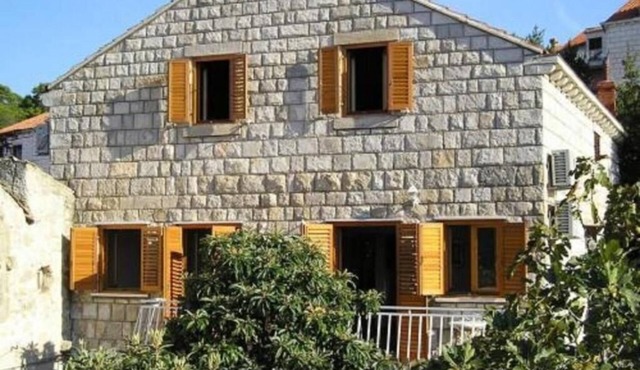Three bedroom apartment near beach Cavtat, Dubrovnik (A-24545-a)