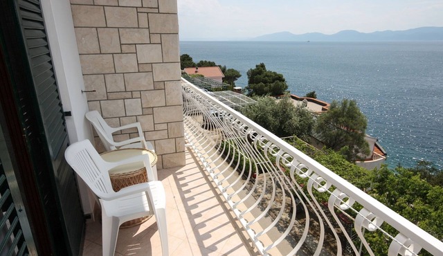 Three bedroom apartment with balcony and sea view Drvenik Gornja vala, Makarska (A-4890-a)