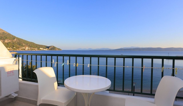 Three bedroom apartment near beach Igrane (Makarska) (A-6653-a)