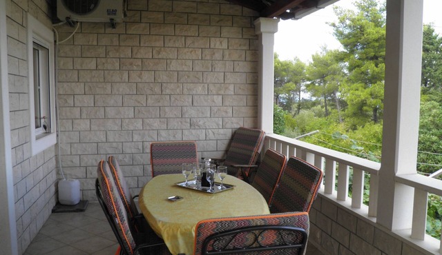 Three bedroom apartment with terrace Mirca, Brač (A-2838-a)
