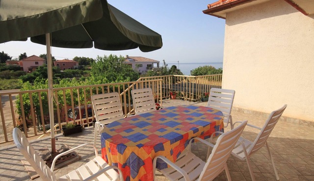 Three bedroom apartment with terrace and sea view Ugljan (A-8257-a)