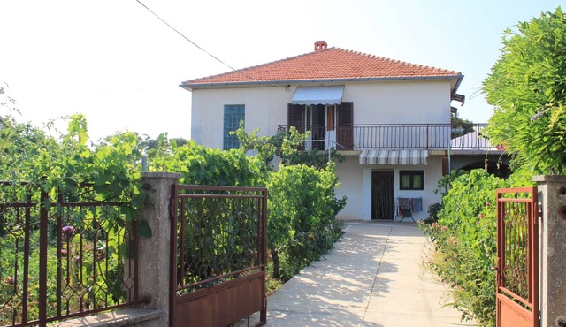 Three bedroom apartment with terrace and sea view Ugljan (A-8264-a)