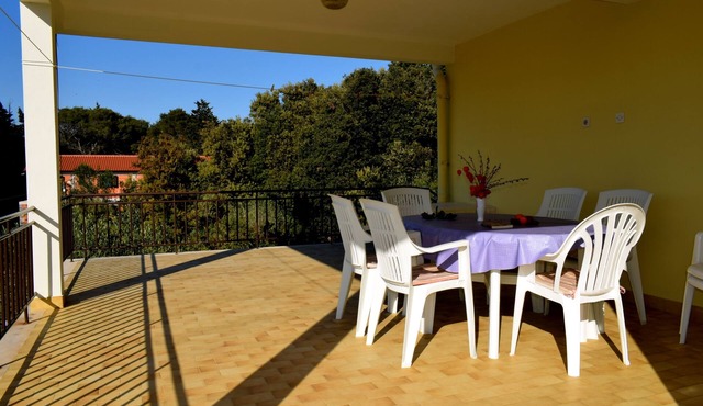 Three bedroom apartment with terrace and sea view Ugljan (A-8493-a)