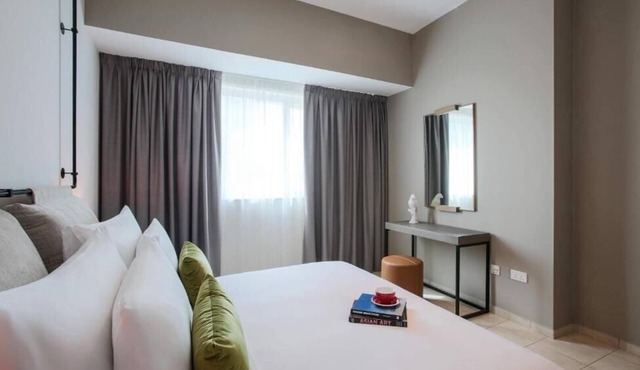 Three Bedroom Apartment In Marina By E R