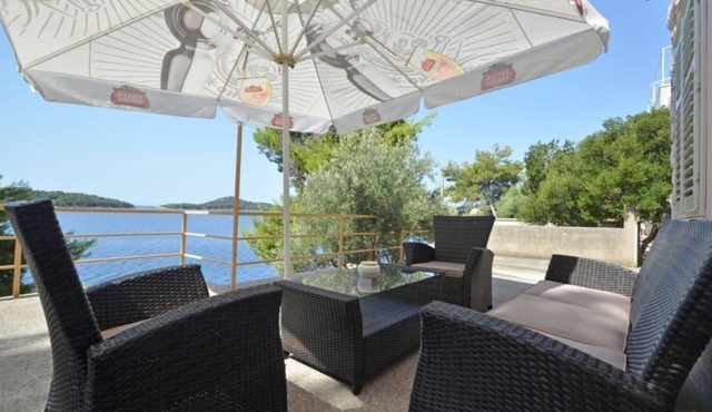 Three bedroom apartment near beach Prižba, Korčula (A-176-b)