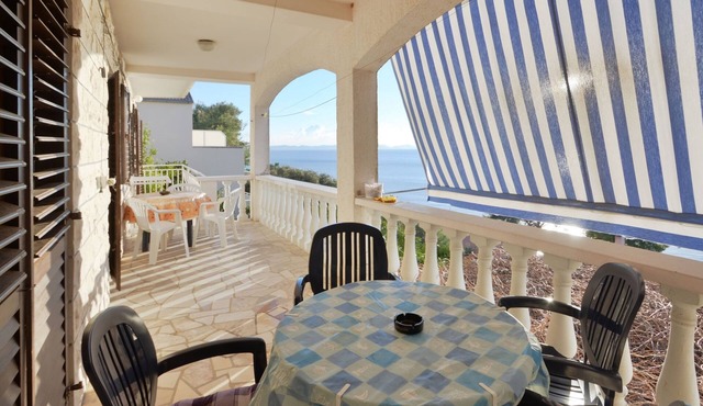 Three bedroom apartment with terrace and sea view Zavalatica, Korčula (A-14204-a)