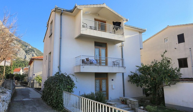 Three bedroom apartment with balcony and sea view Gradac, Makarska (A-18151-a)