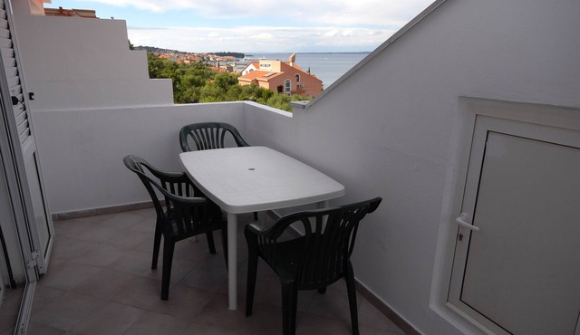 Three bedroom apartment with balcony and sea view Kali, Ugljan (A-14083-d)