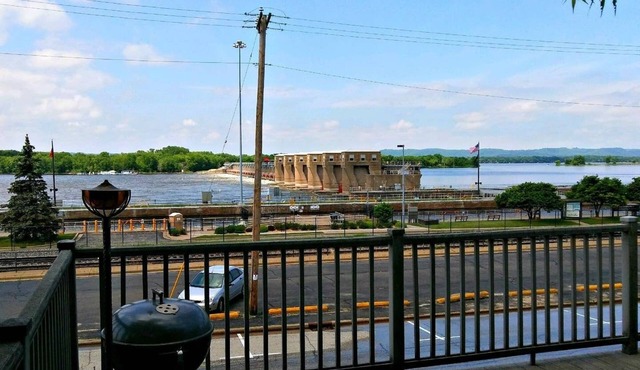 Three-Bedroom Apartment with River View