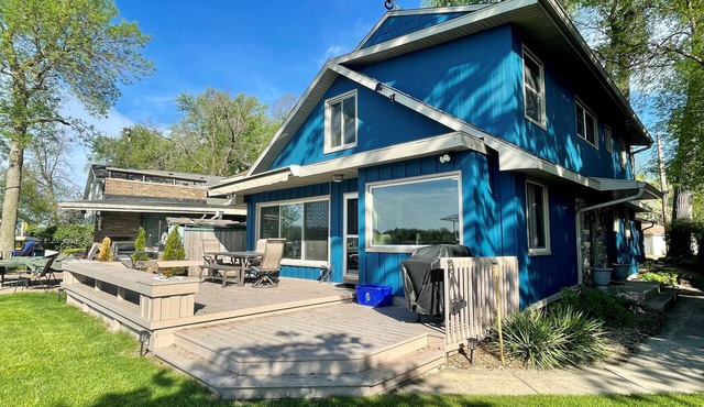 Three Bedroom Bungalow on Lake Monona - Sleeps 8