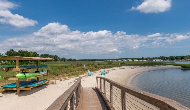 Three bedroom condo in The Peninsula! ~