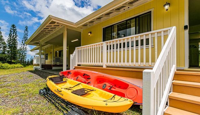 Three-bedroom Hawaiiana. Visit Volcanoe & more!