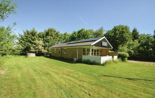 Three-Bedroom Holiday Home In Oster Assels
