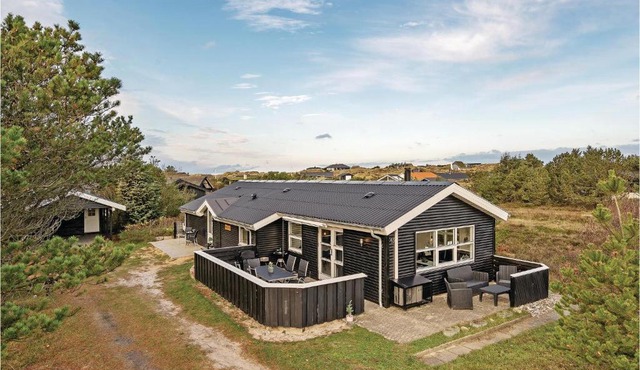 Three-Bedroom Holiday Home In Henne