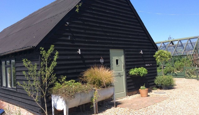 Three bedroom holiday cottage set with in 12 acres of Wealden countryside