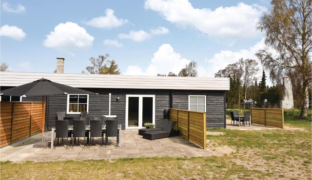 Three-Bedroom Holiday Home In Vaggerlose