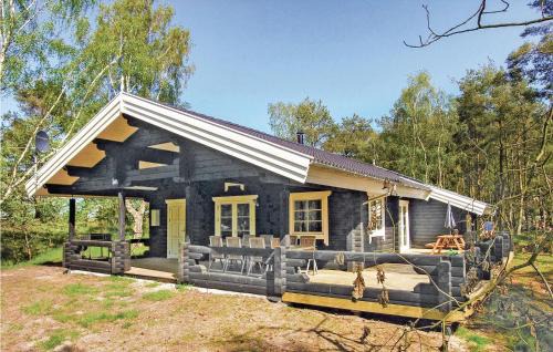 Three-Bedroom Holiday Home In Aakirkeby