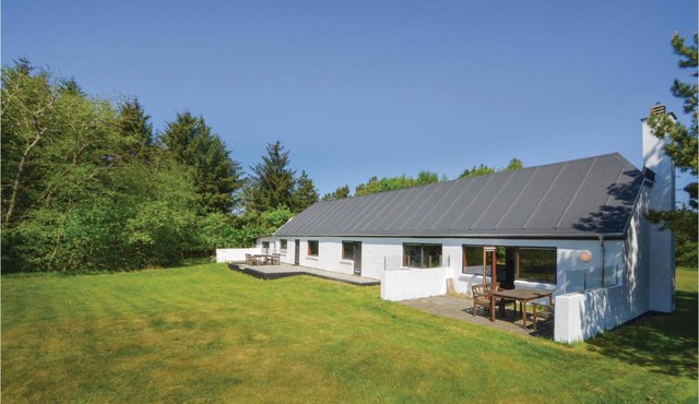 Three-Bedroom Holiday Home In Frostrup
