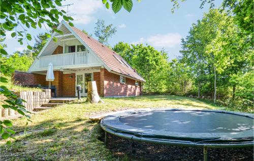 Three-Bedroom Holiday Home In Glesborg