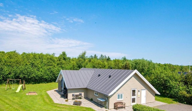 Three-Bedroom Holiday home in Hemmet 35