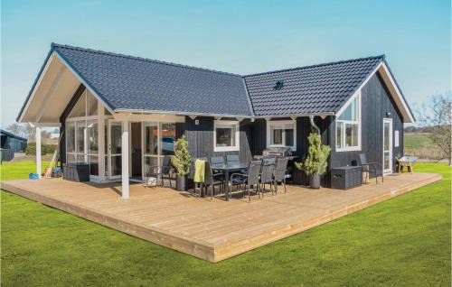 Three-Bedroom Holiday Home In Knebel