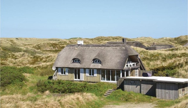Three-Bedroom Holiday Home In Oksbol