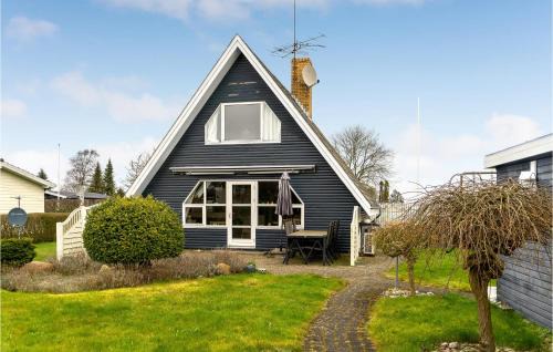 Three-Bedroom Holiday Home In Otterup
