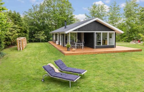 Three-Bedroom Holiday Home In Grenaa