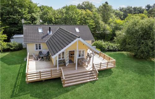 Three-Bedroom Holiday Home In Hojby