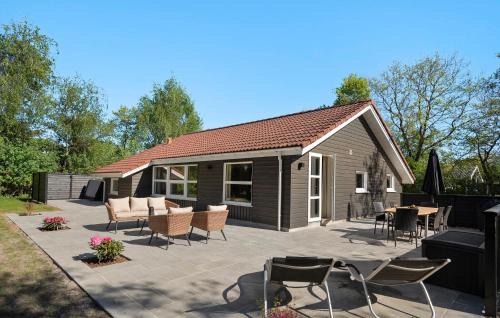 Three-Bedroom Holiday Home In Hemmet